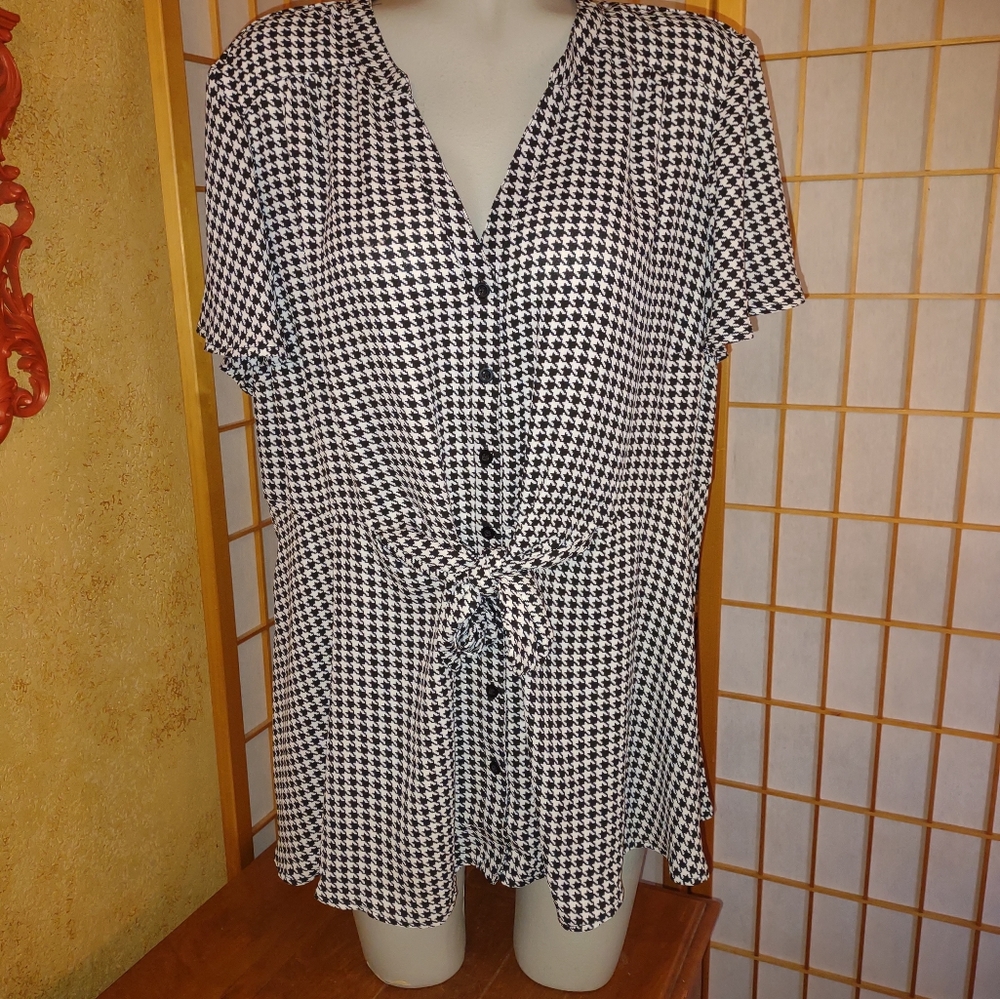 Torrid, plus size 2X checkered top